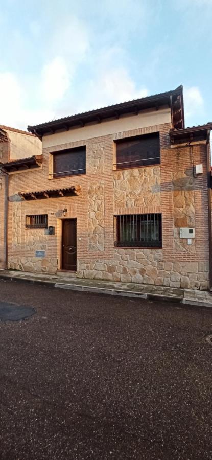 הוילה Higuera de las Dueñas La Higuera De Gredos מראה חיצוני תמונה